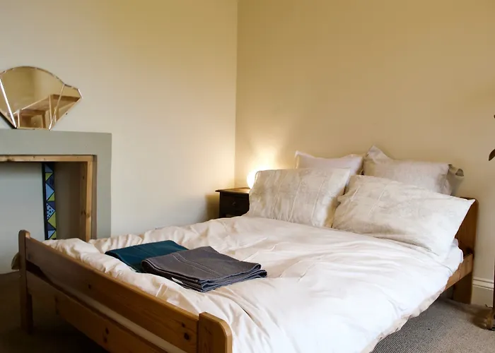 Central 3 Bedroom Flat