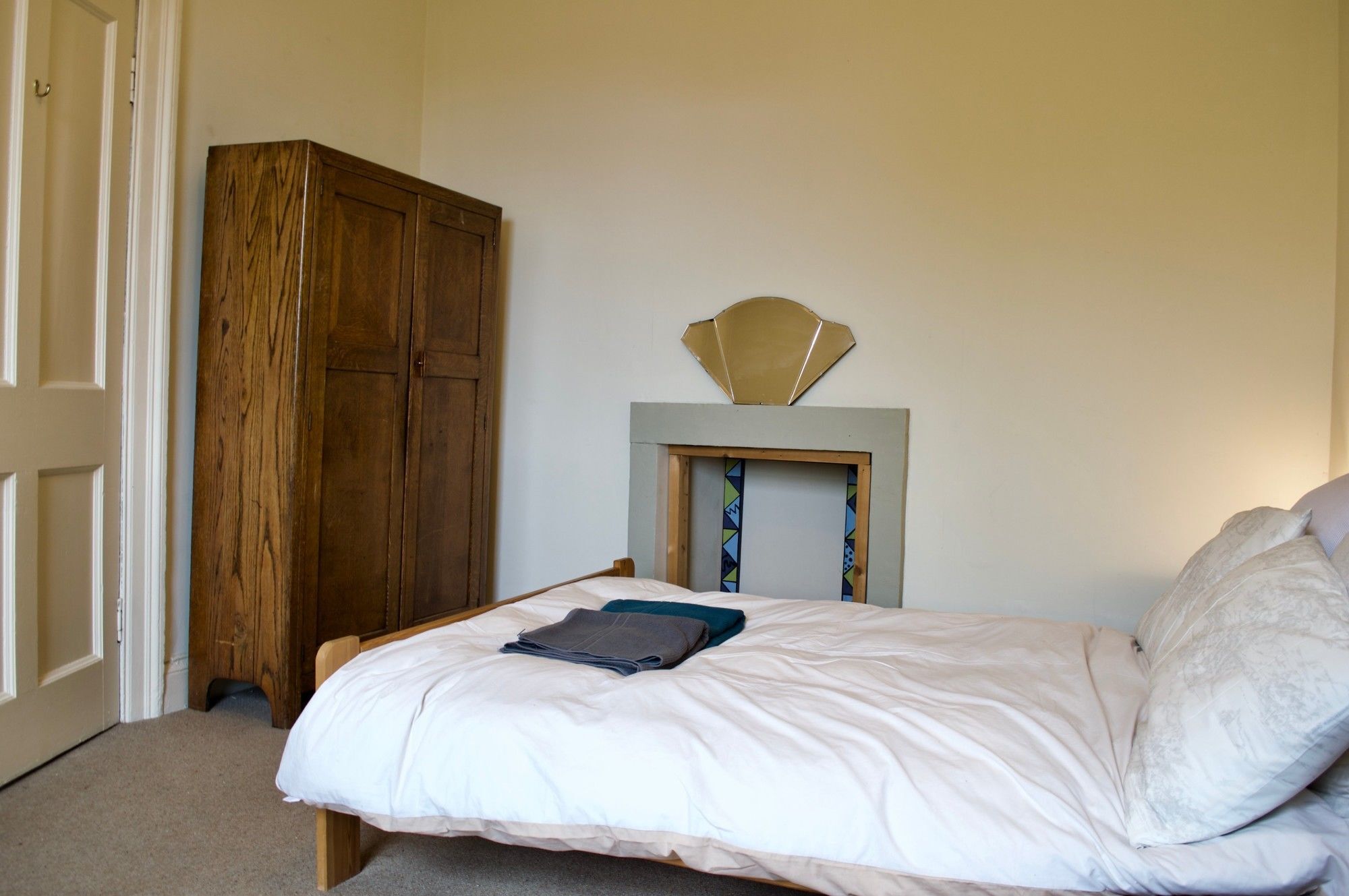3 Bedroom Flat Apartment *